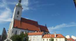 35 Pozsony óváros a koronázótemplom