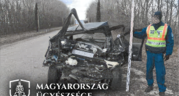 az ütközéskor álló helyzetben lévő jármű-gigapixel-standard-scale-2_00x